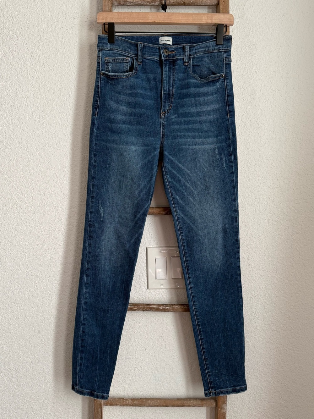 Sneak Peek High Rise Skinny Medium Wash Jeans sz: 28